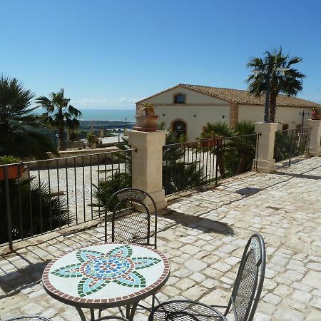 Silva Suri Pension Marina di Ragusa Buitenkant foto