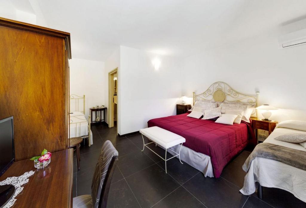 Silva Suri Pension Marina di Ragusa Buitenkant foto
