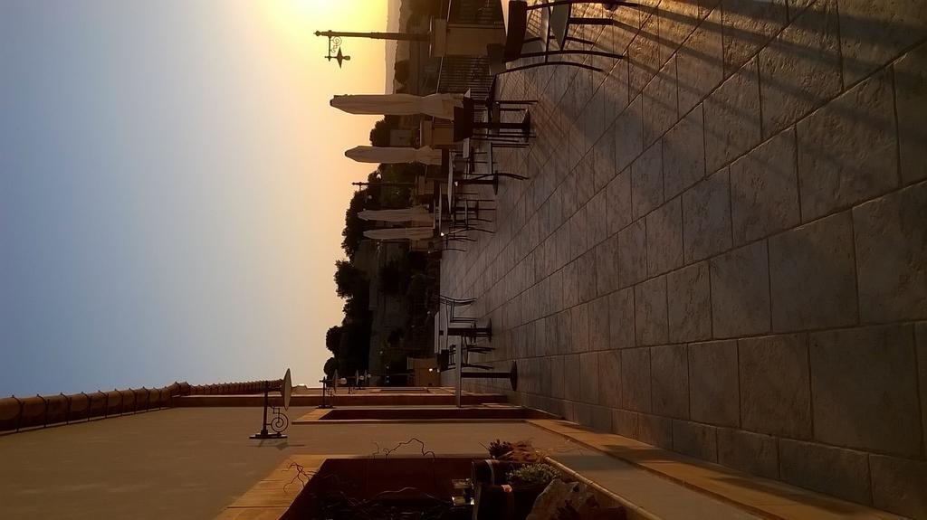 Silva Suri Pension Marina di Ragusa Buitenkant foto