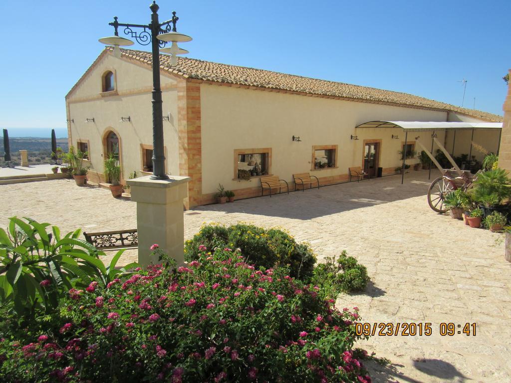 Silva Suri Pension Marina di Ragusa Buitenkant foto