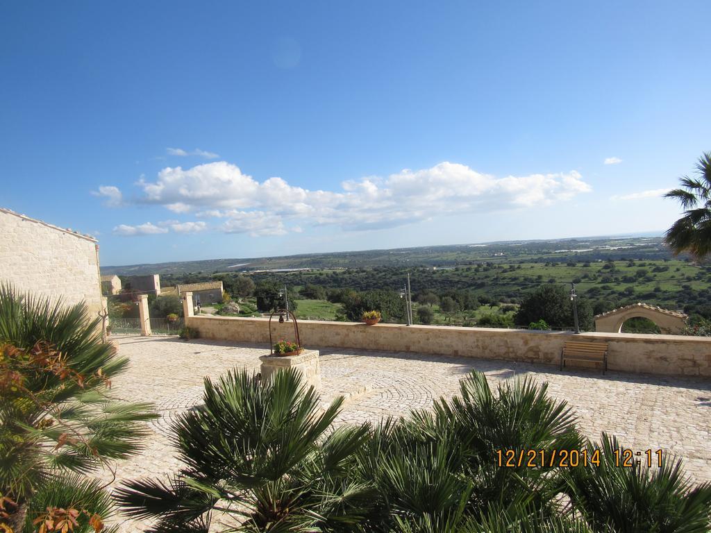 Silva Suri Pension Marina di Ragusa Buitenkant foto