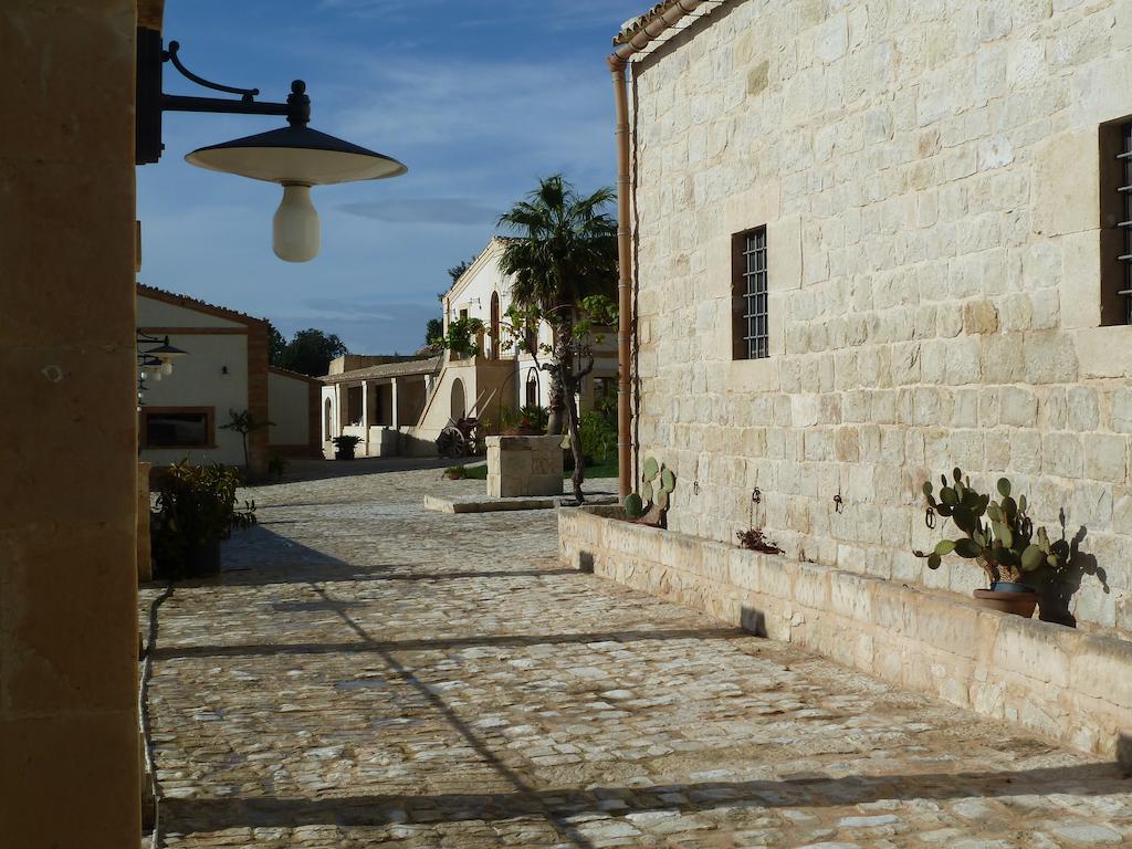 Silva Suri Pension Marina di Ragusa Buitenkant foto