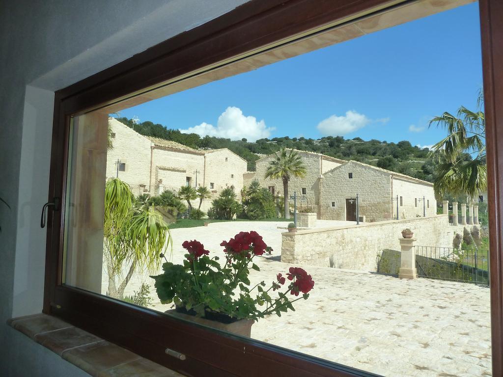 Silva Suri Pension Marina di Ragusa Buitenkant foto