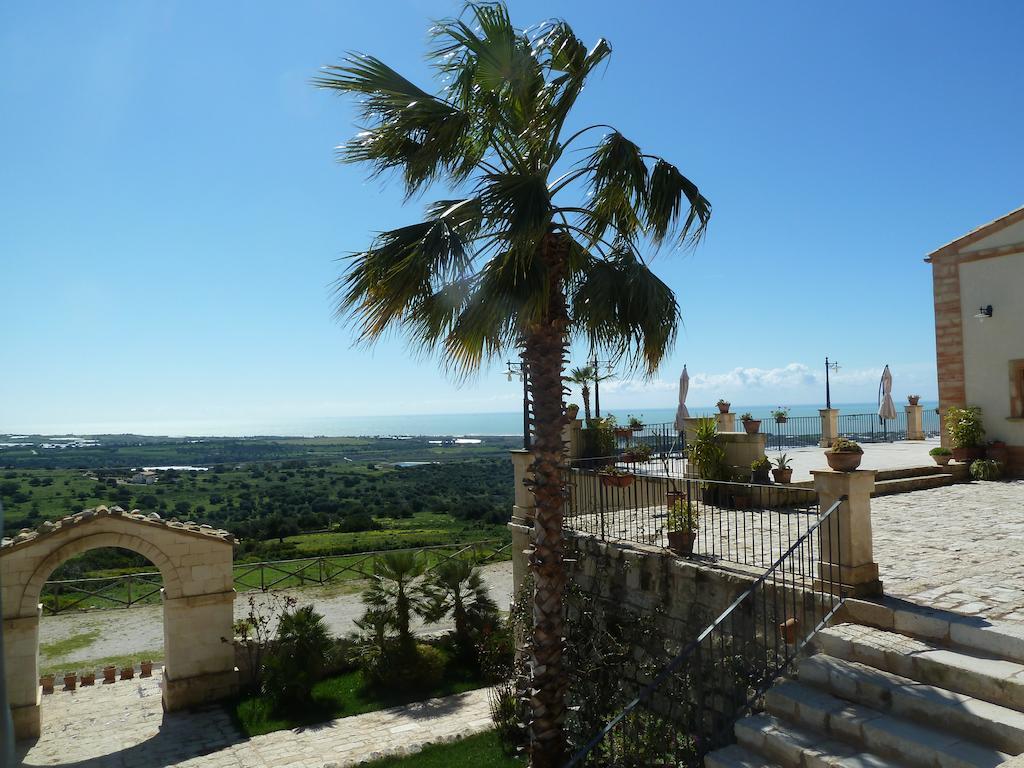 Silva Suri Pension Marina di Ragusa Buitenkant foto