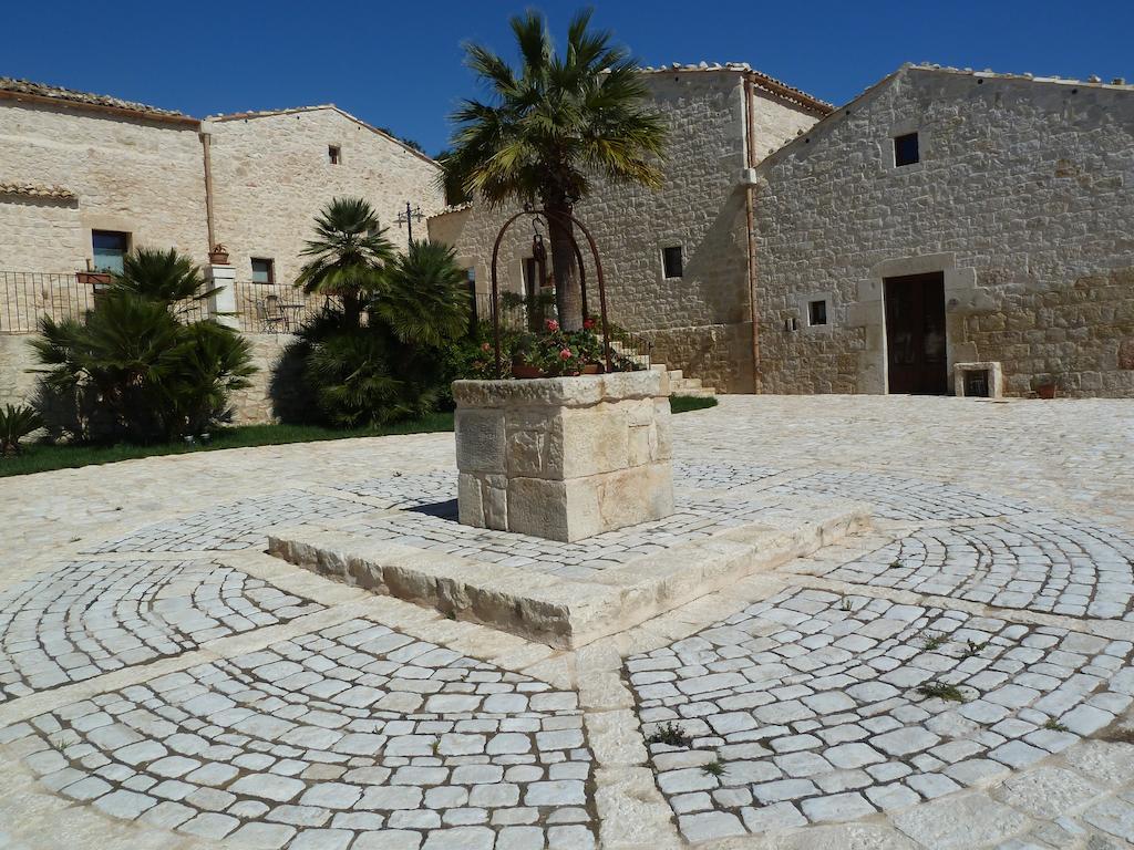Silva Suri Pension Marina di Ragusa Buitenkant foto