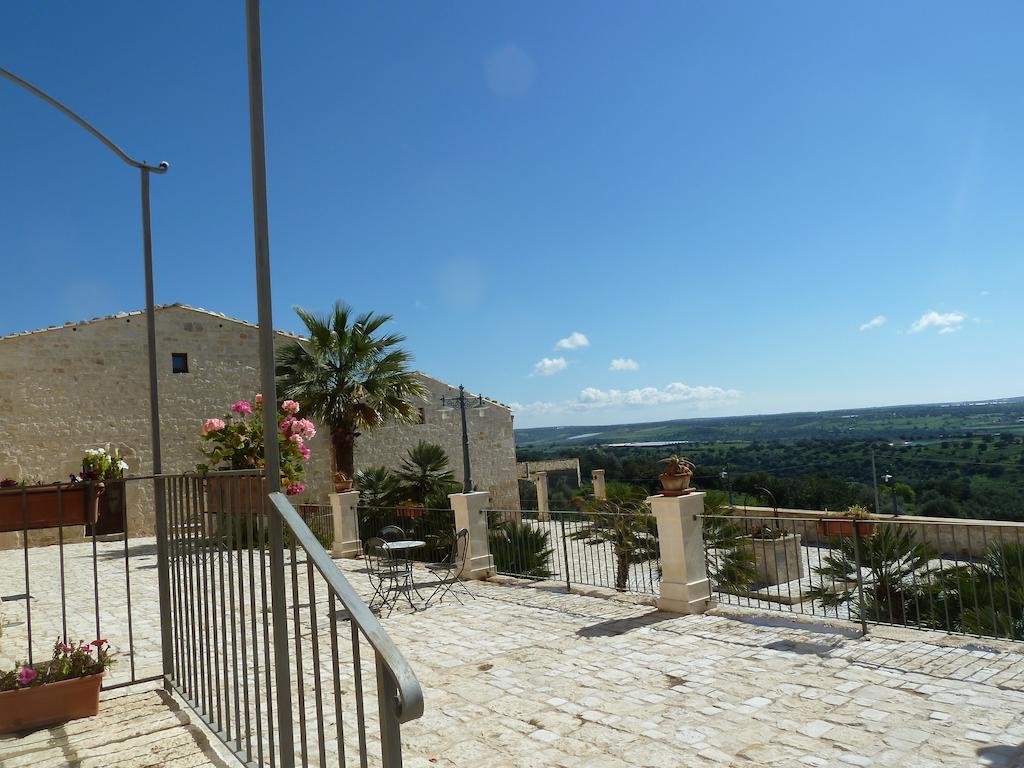 Silva Suri Pension Marina di Ragusa Buitenkant foto