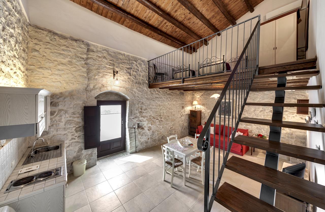 Silva Suri Pension Marina di Ragusa Buitenkant foto