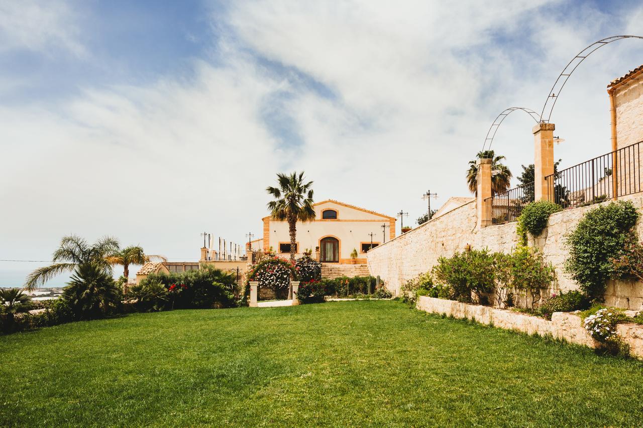 Silva Suri Pension Marina di Ragusa Buitenkant foto