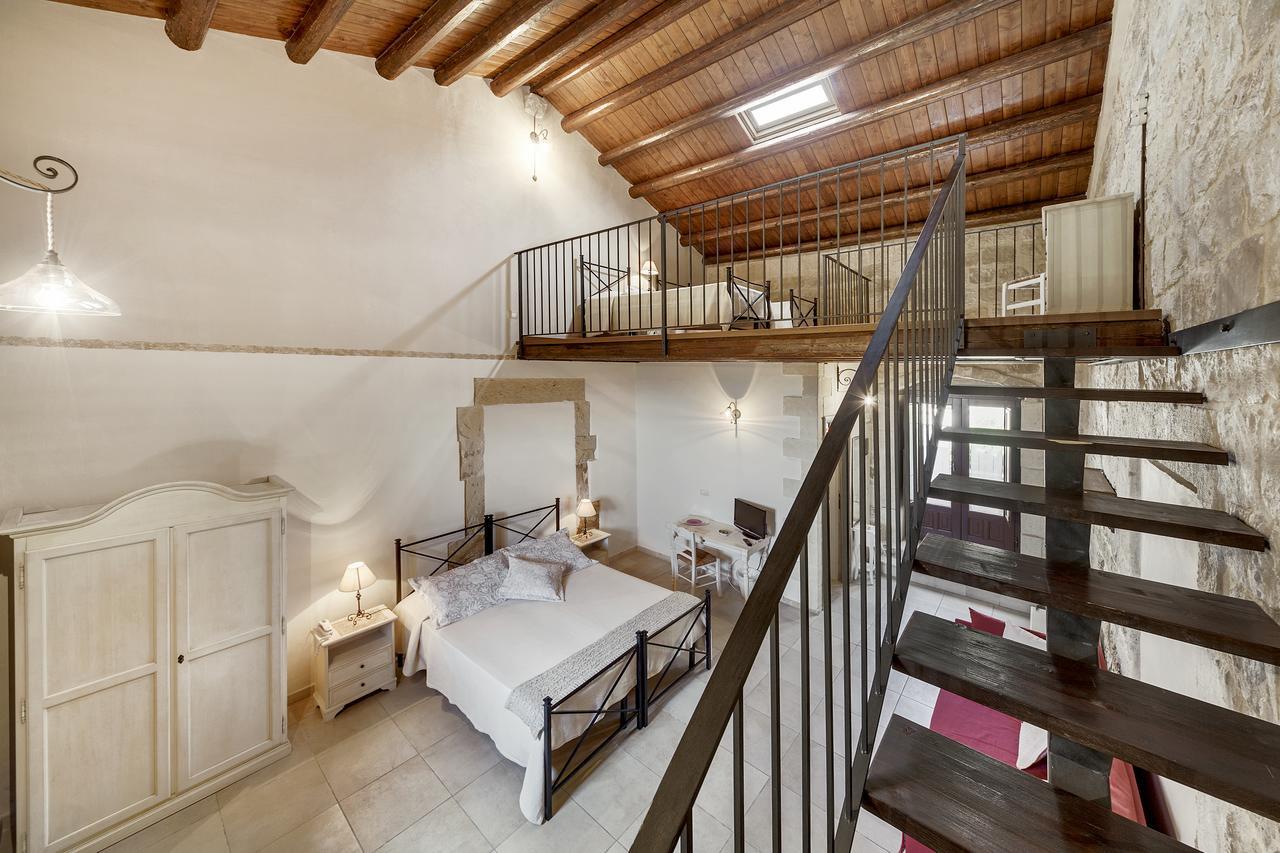 Silva Suri Pension Marina di Ragusa Buitenkant foto