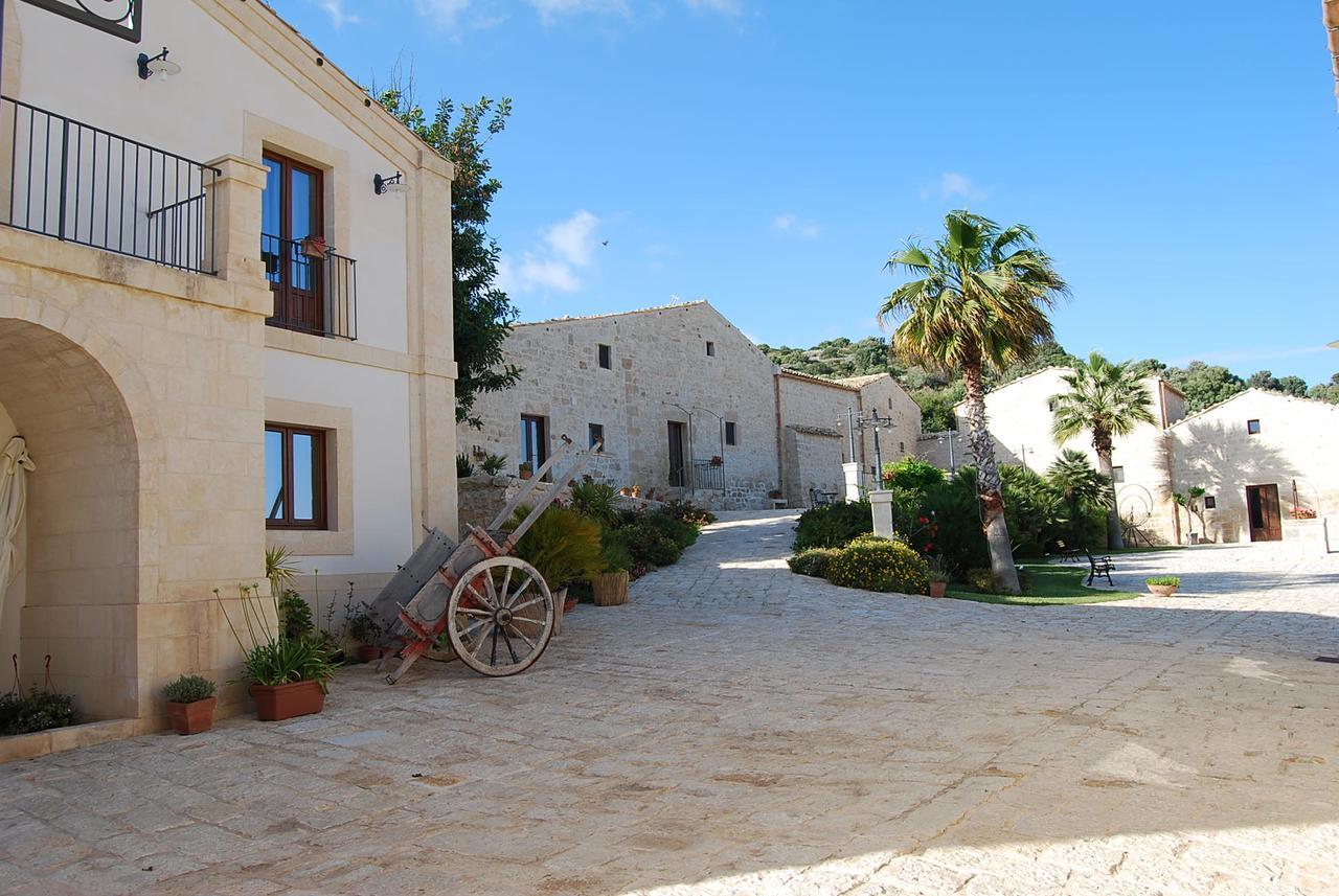 Silva Suri Pension Marina di Ragusa Buitenkant foto