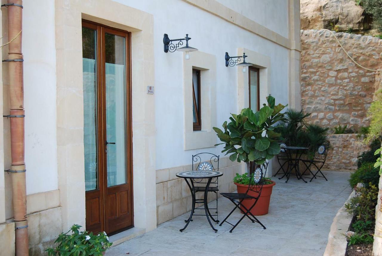 Silva Suri Pension Marina di Ragusa Buitenkant foto