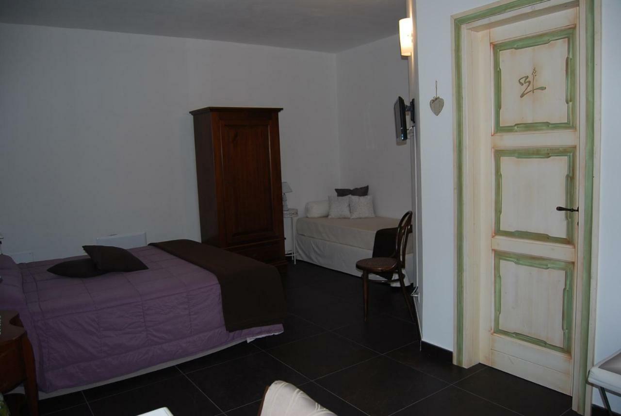 Silva Suri Pension Marina di Ragusa Buitenkant foto