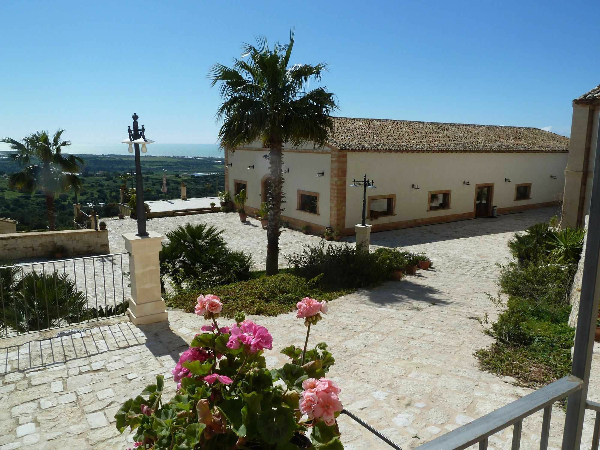 Silva Suri Pension Marina di Ragusa Buitenkant foto