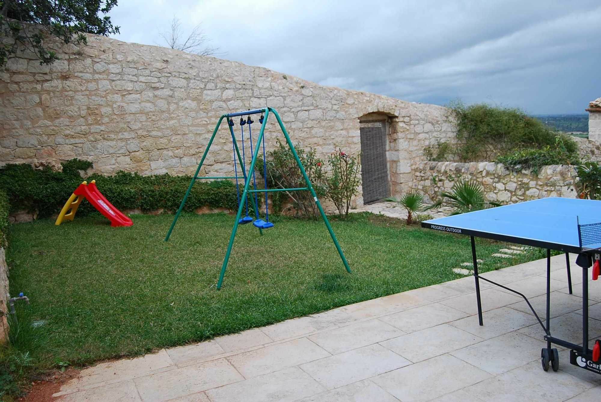 Silva Suri Pension Marina di Ragusa Buitenkant foto