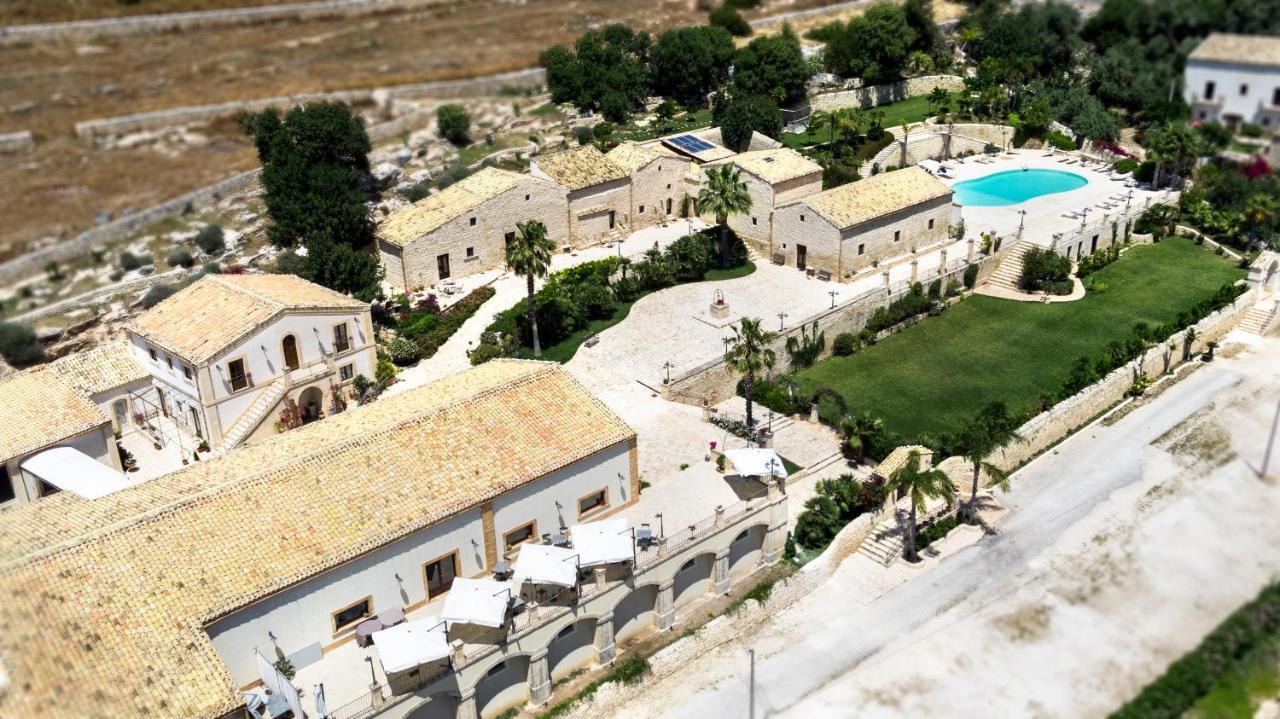 Silva Suri Pension Marina di Ragusa Buitenkant foto